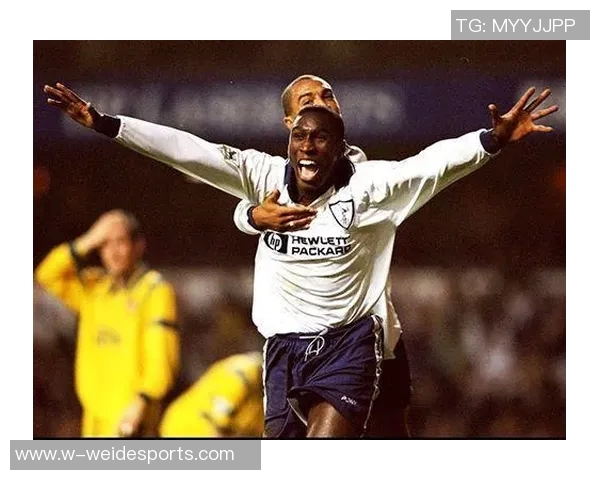 枪手球迷用坎贝尔Tifo嘲讽热刺展现死敌情结